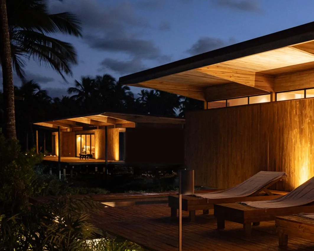 Casa Modular à noite em Pedras de Una — projeto SEG